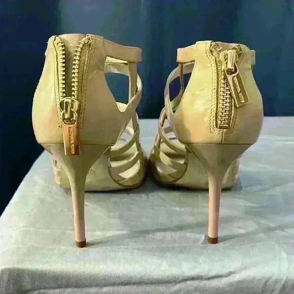 Micheal Kors Mavis Open Toe 3.5in Heels - Picture 4 of 6